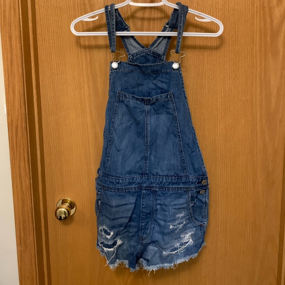 Denim shorts overalls!